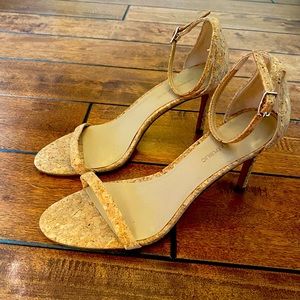 BANANA REPUBLIC Heals